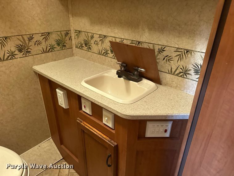 image for item EG1891 2007 Jayco Inc Greyhawk  RV