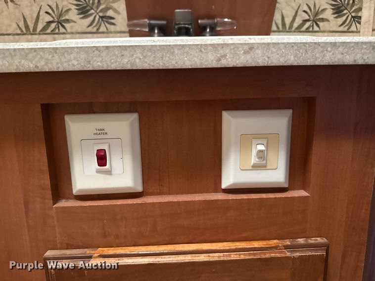 image for item EG1891 2007 Jayco Inc Greyhawk  RV