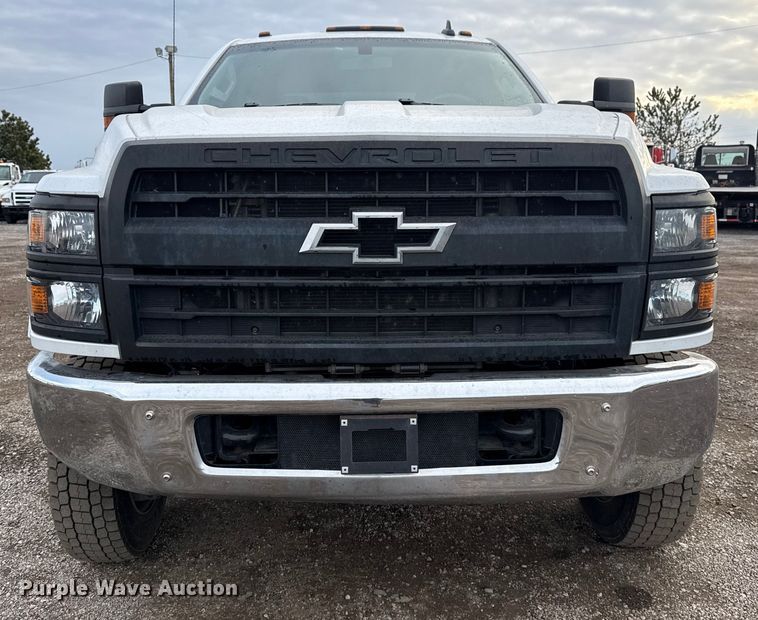 image for item EG1933 2021 Chevrolet Silverado 5500HD truck cab and chassis