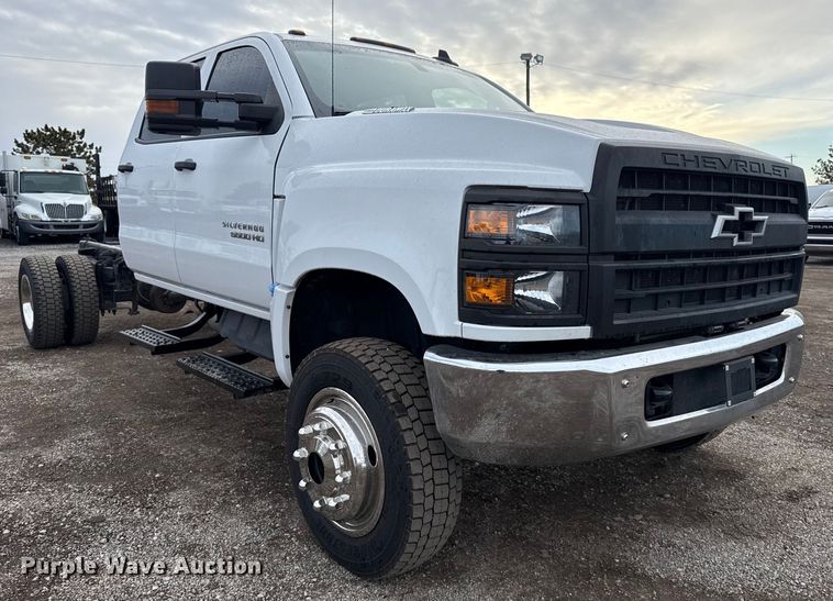 image for item EG1933 2021 Chevrolet Silverado 5500HD truck cab and chassis