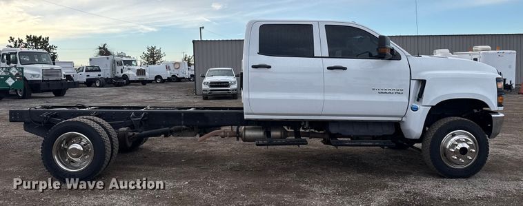 image for item EG1933 2021 Chevrolet Silverado 5500HD truck cab and chassis