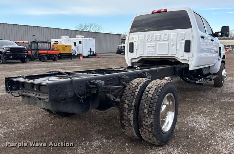 image for item EG1933 2021 Chevrolet Silverado 5500HD truck cab and chassis