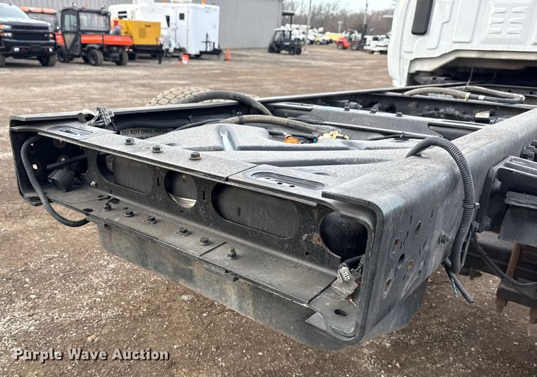 image for item EG1933 2021 Chevrolet Silverado 5500HD truck cab and chassis