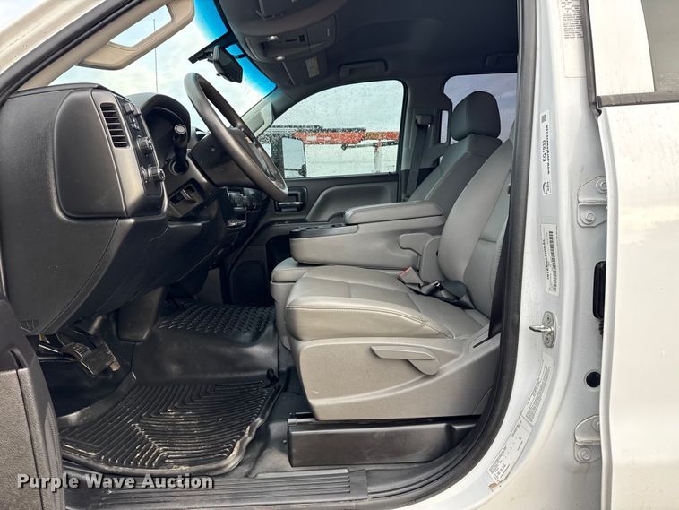 image for item EG1933 2021 Chevrolet Silverado 5500HD truck cab and chassis