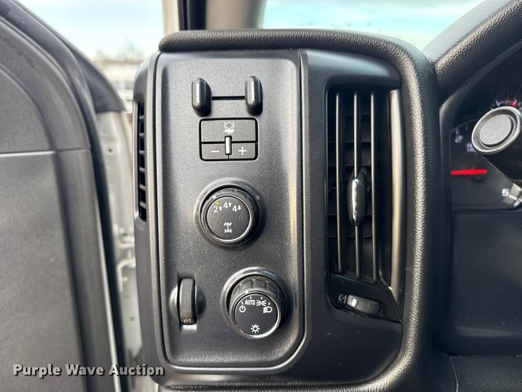 image for item EG1933 2021 Chevrolet Silverado 5500HD truck cab and chassis