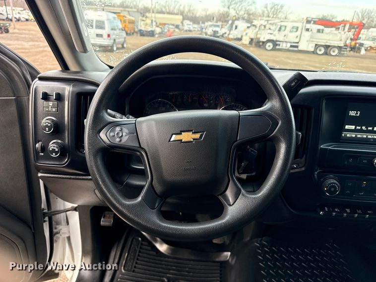 image for item EG1933 2021 Chevrolet Silverado 5500HD truck cab and chassis