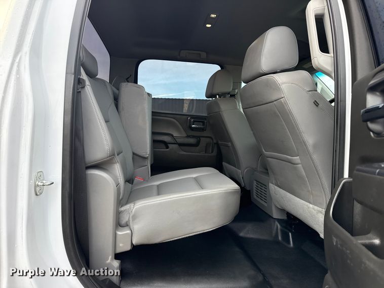 image for item EG1933 2021 Chevrolet Silverado 5500HD truck cab and chassis