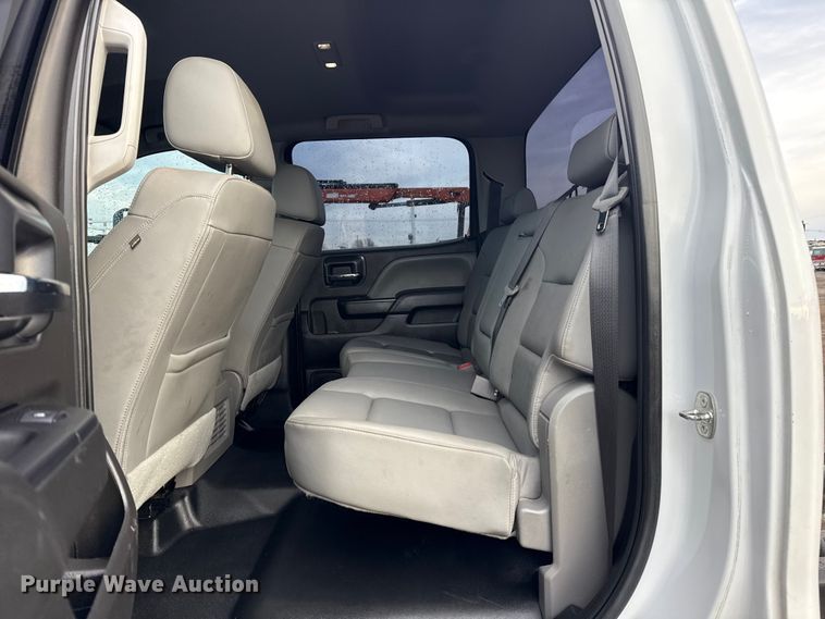 image for item EG1933 2021 Chevrolet Silverado 5500HD truck cab and chassis