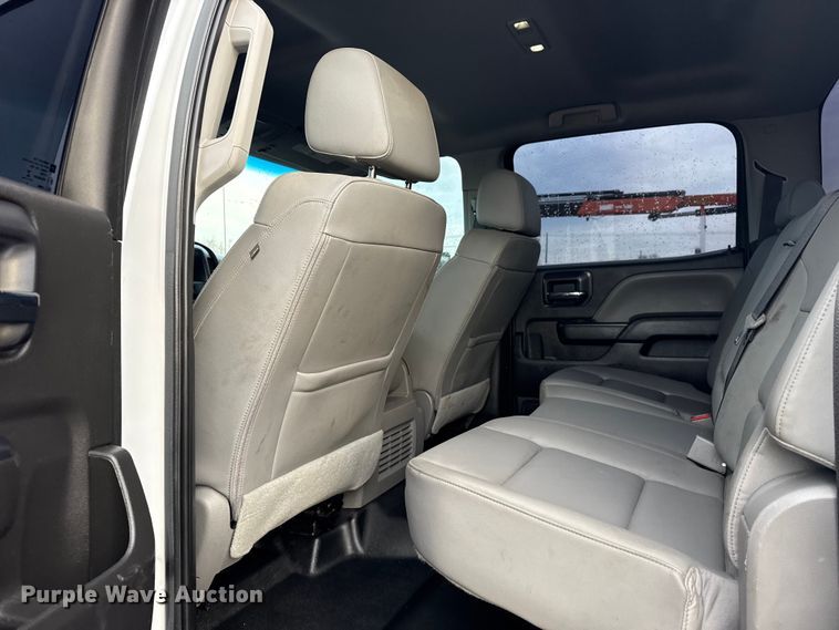 image for item EG1933 2021 Chevrolet Silverado 5500HD truck cab and chassis