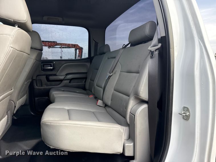 image for item EG1933 2021 Chevrolet Silverado 5500HD truck cab and chassis