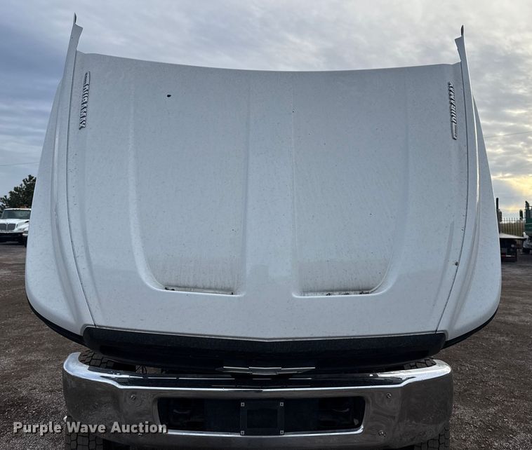 image for item EG1933 2021 Chevrolet Silverado 5500HD truck cab and chassis