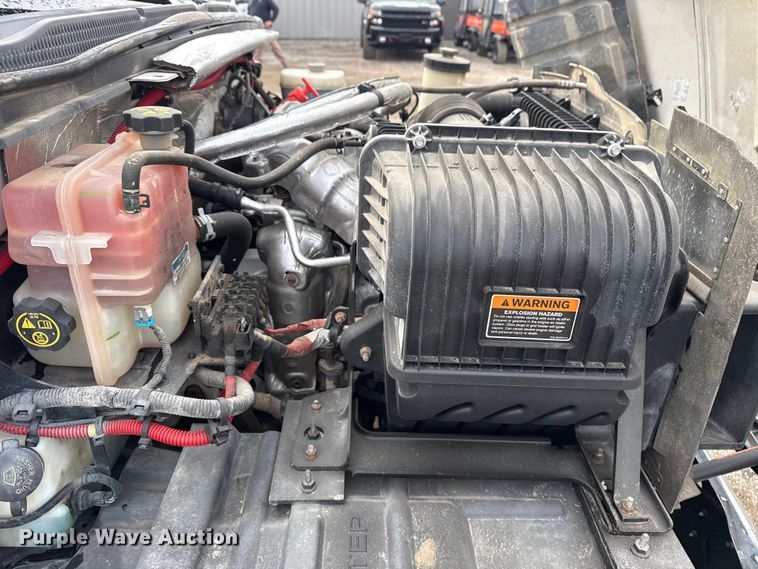 image for item EG1933 2021 Chevrolet Silverado 5500HD truck cab and chassis