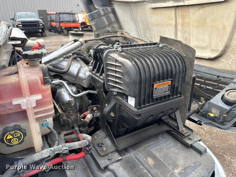 image for item EG1933 2021 Chevrolet Silverado 5500HD truck cab and chassis