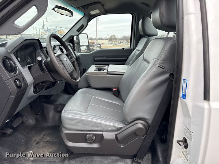 image for item EN0168 2016 Ford F550 truck cab and chassis