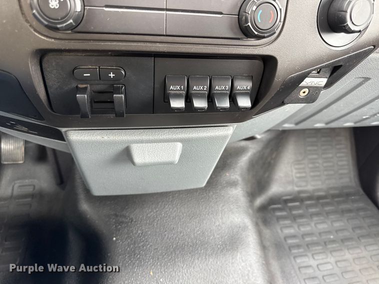 image for item EN0168 2016 Ford F550 truck cab and chassis