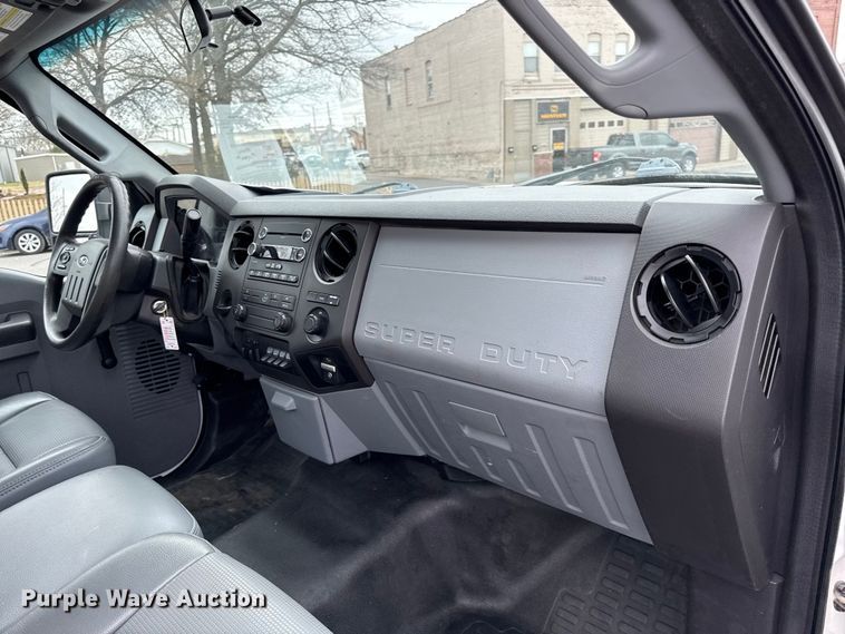 image for item EN0168 2016 Ford F550 truck cab and chassis