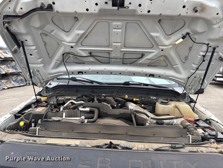 image for item EN0168 2016 Ford F550 truck cab and chassis