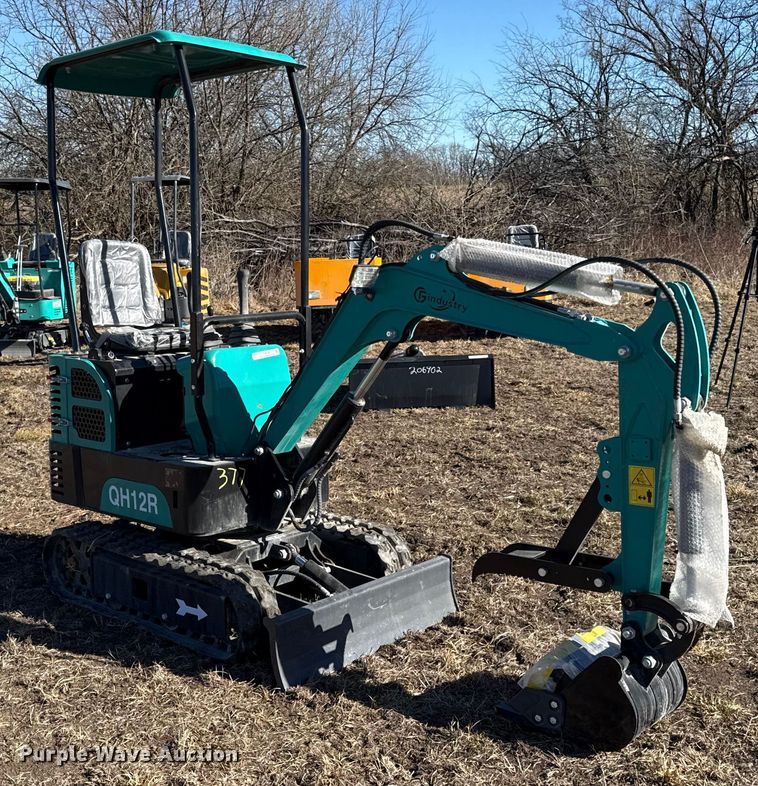 image for item EN0240 2025 CFG industrial QH12R mini excavator