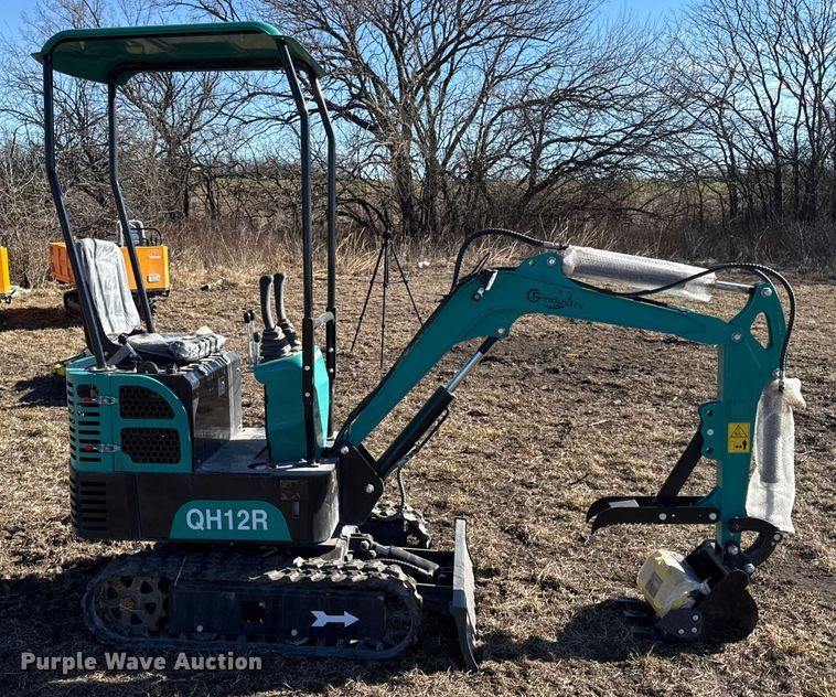 image for item EN0240 2025 CFG industrial QH12R mini excavator
