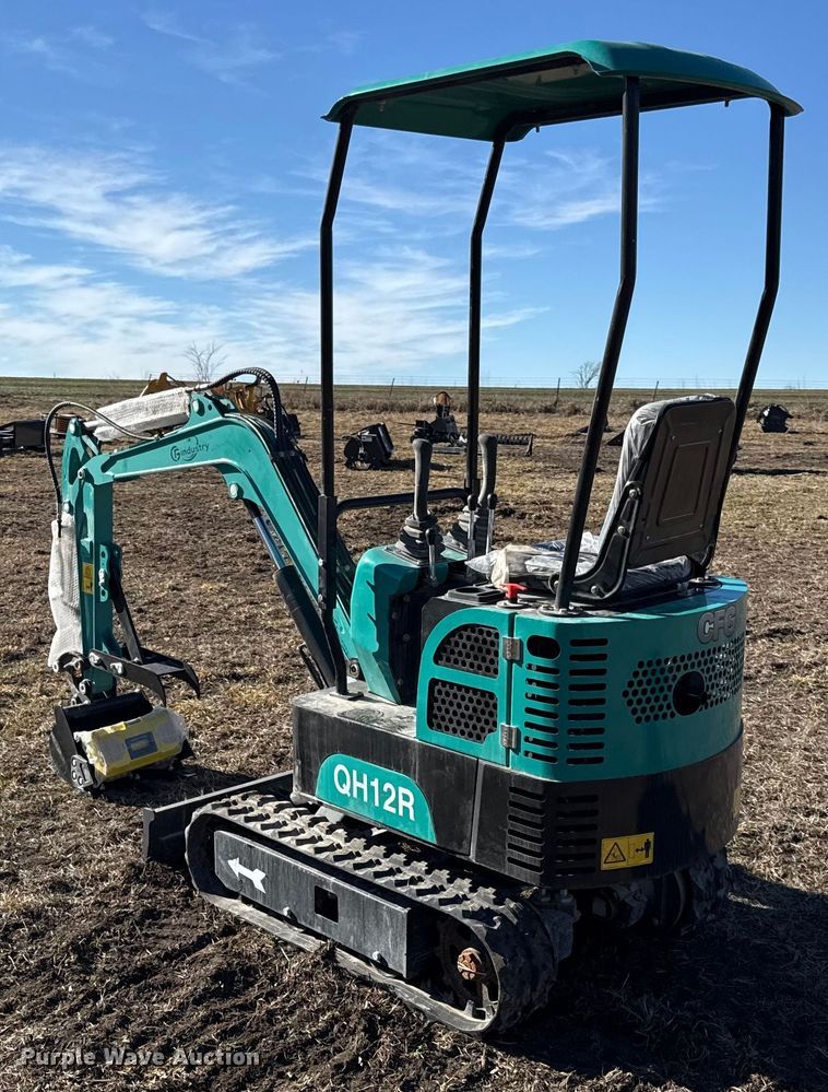 image for item EN0240 2025 CFG industrial QH12R mini excavator
