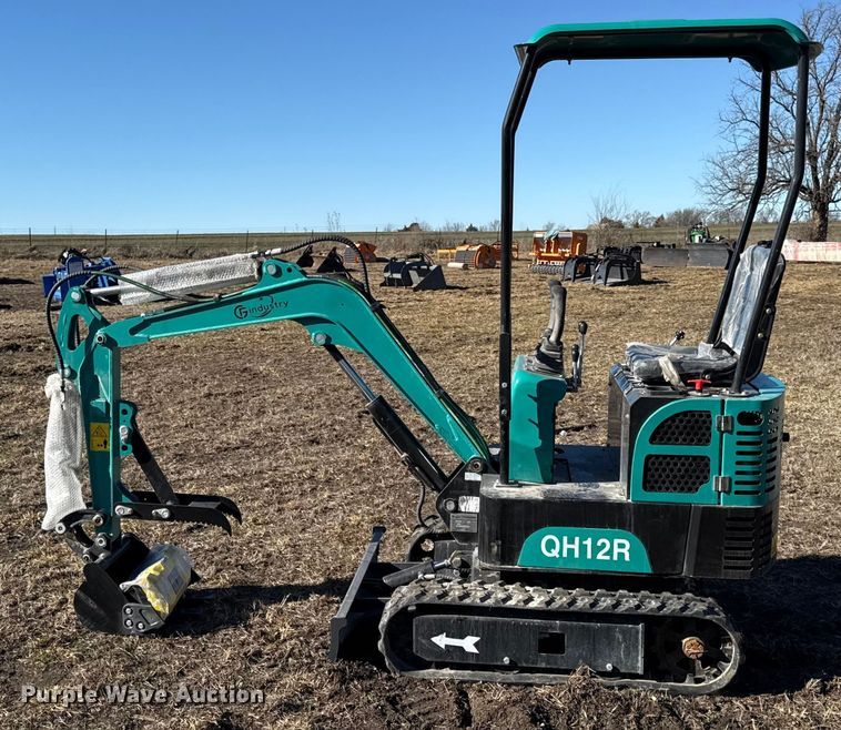 image for item EN0240 2025 CFG industrial QH12R mini excavator