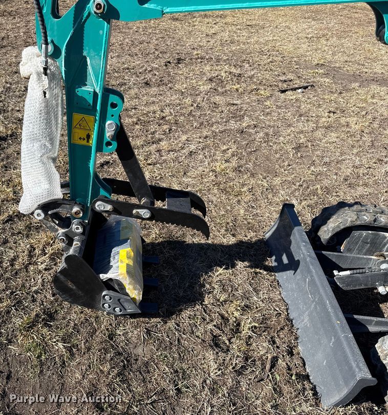 image for item EN0240 2025 CFG industrial QH12R mini excavator