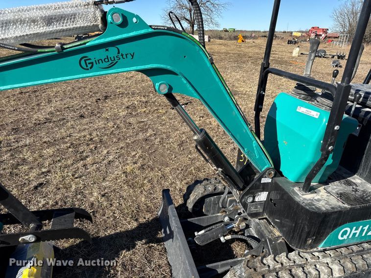 image for item EN0240 2025 CFG industrial QH12R mini excavator