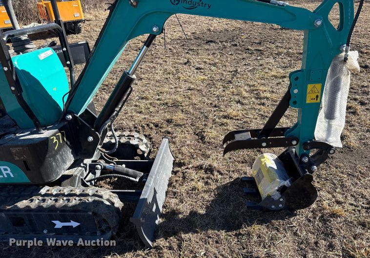 image for item EN0240 2025 CFG industrial QH12R mini excavator