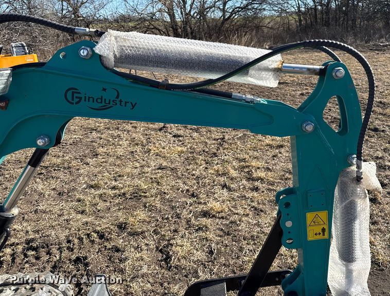 image for item EN0240 2025 CFG industrial QH12R mini excavator