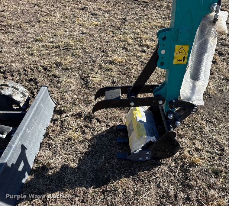 image for item EN0240 2025 CFG industrial QH12R mini excavator