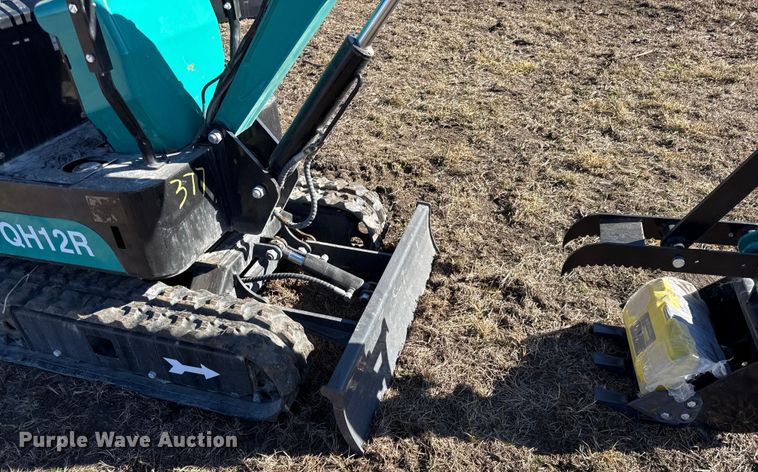 image for item EN0240 2025 CFG industrial QH12R mini excavator