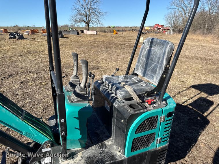 image for item EN0240 2025 CFG industrial QH12R mini excavator