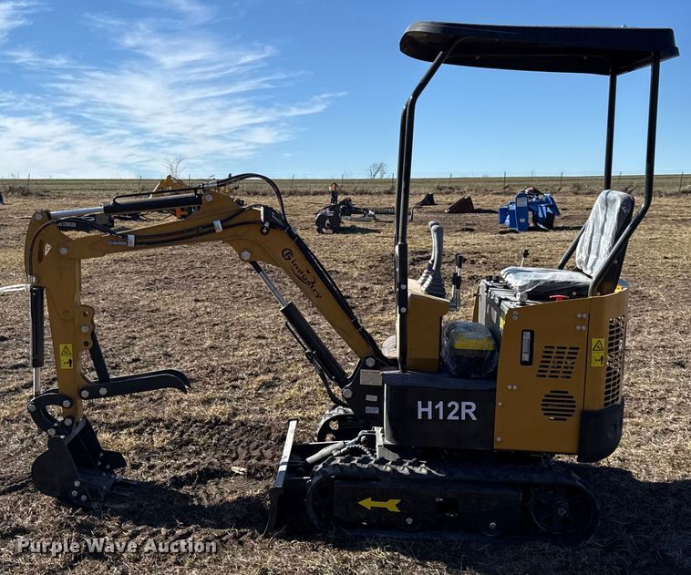 image for item EN0241 2025 CFG industrial H12R mini excavator