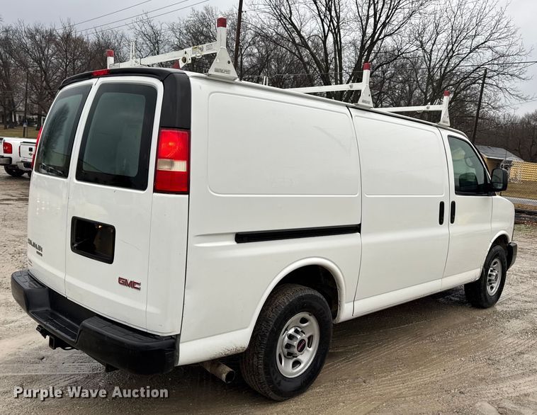 image for item EN0839 2014 GMC Savana G2500 van