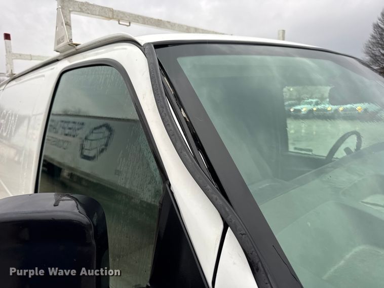 image for item EN0839 2014 GMC Savana G2500 van