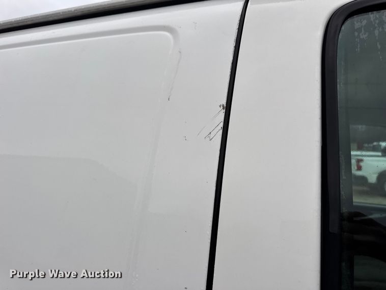 image for item EN0839 2014 GMC Savana G2500 van
