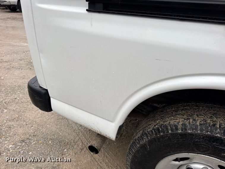 image for item EN0839 2014 GMC Savana G2500 van