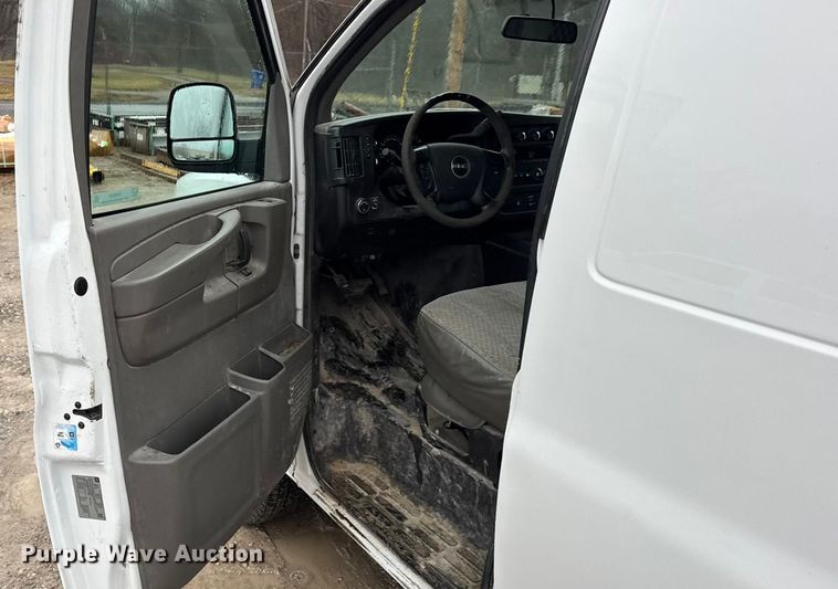 image for item EN0839 2014 GMC Savana G2500 van