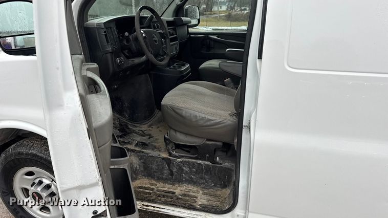 image for item EN0839 2014 GMC Savana G2500 van