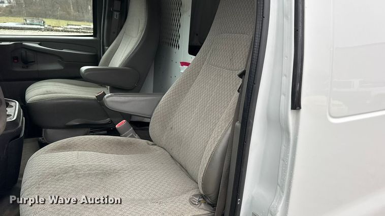 image for item EN0839 2014 GMC Savana G2500 van