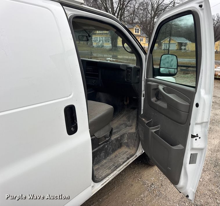 image for item EN0839 2014 GMC Savana G2500 van