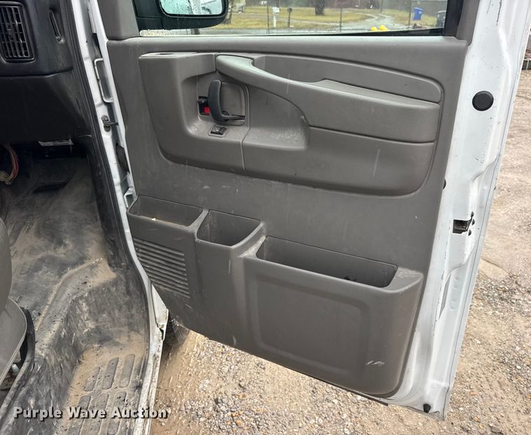 image for item EN0839 2014 GMC Savana G2500 van