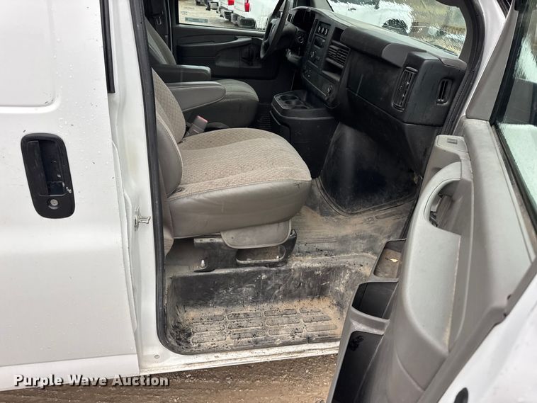 image for item EN0839 2014 GMC Savana G2500 van