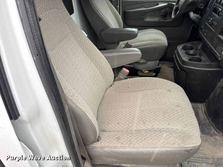 image for item EN0839 2014 GMC Savana G2500 van