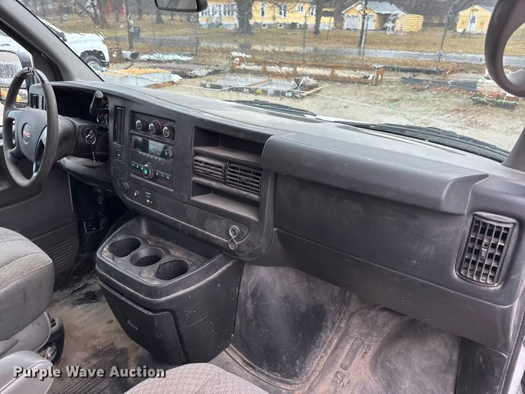 image for item EN0839 2014 GMC Savana G2500 van