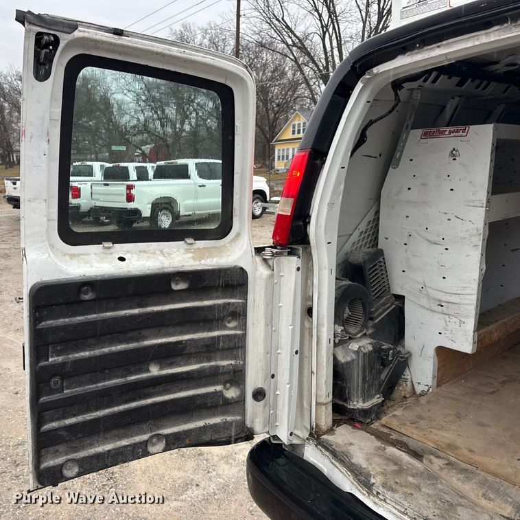 image for item EN0839 2014 GMC Savana G2500 van