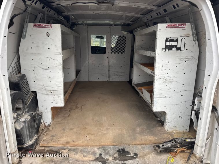 image for item EN0839 2014 GMC Savana G2500 van