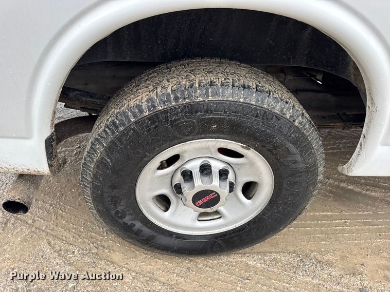 image for item EN0839 2014 GMC Savana G2500 van