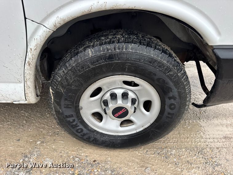 image for item EN0839 2014 GMC Savana G2500 van