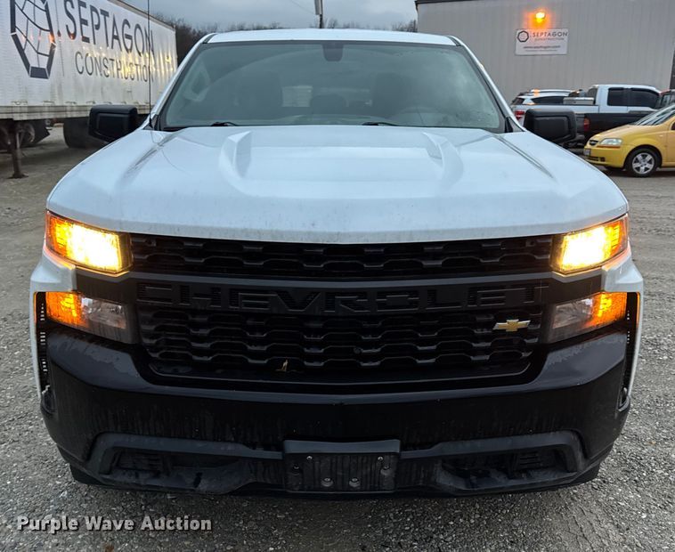 image for item EN0840 2019 Chevrolet Silverado 1500 Ext. Cab pickup truck